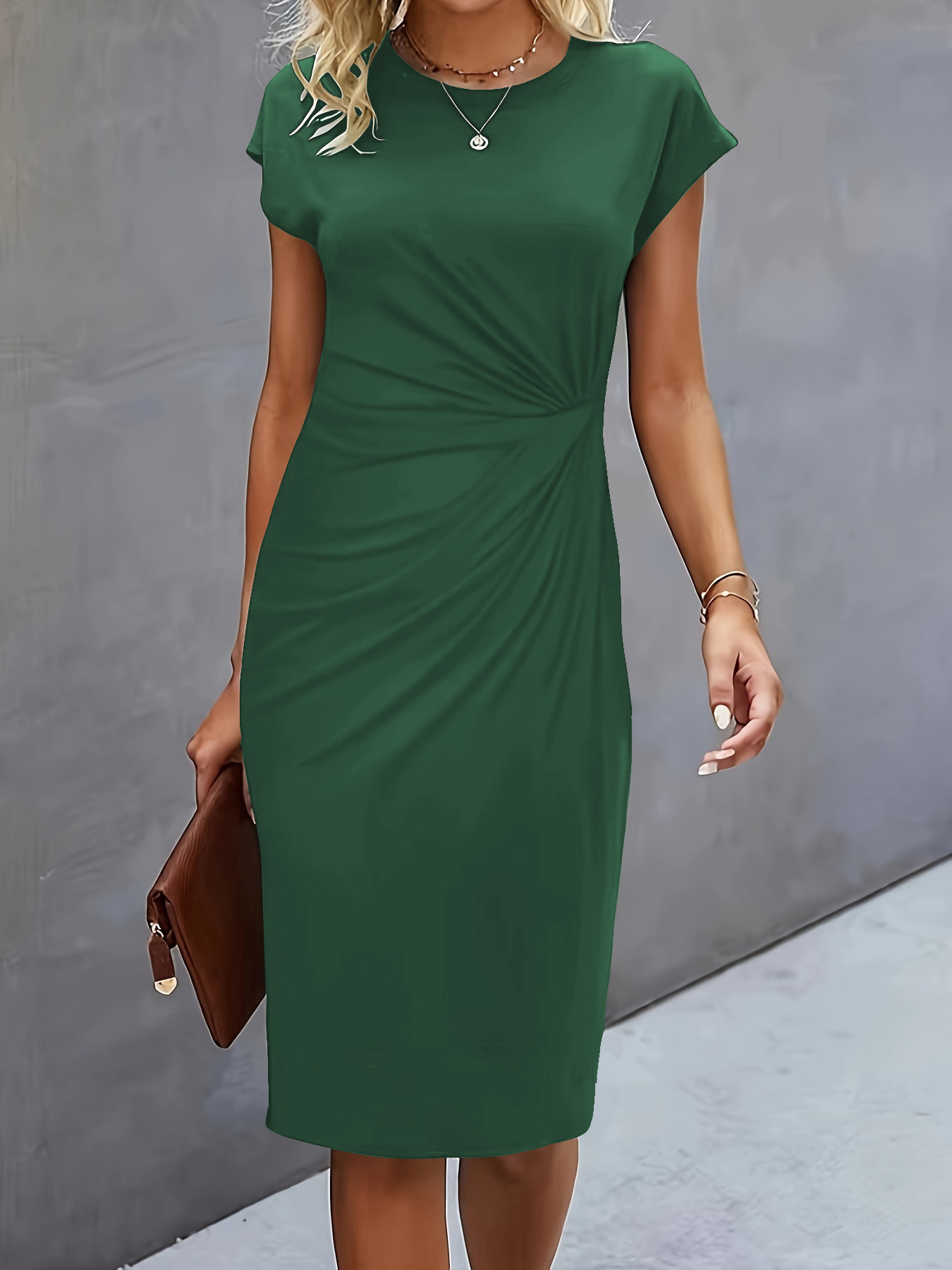 ElenaTwist – Elegante Midi-jurk met Knoopdetail
