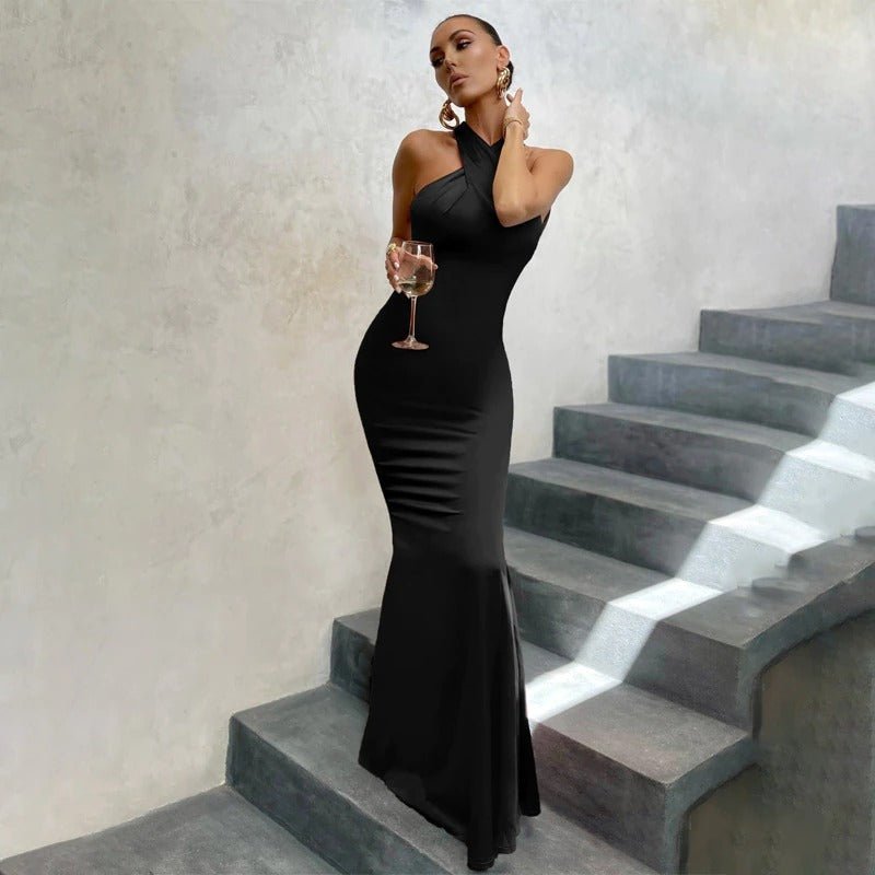 Midnight Muse – Luxe Halter Avondjurk
