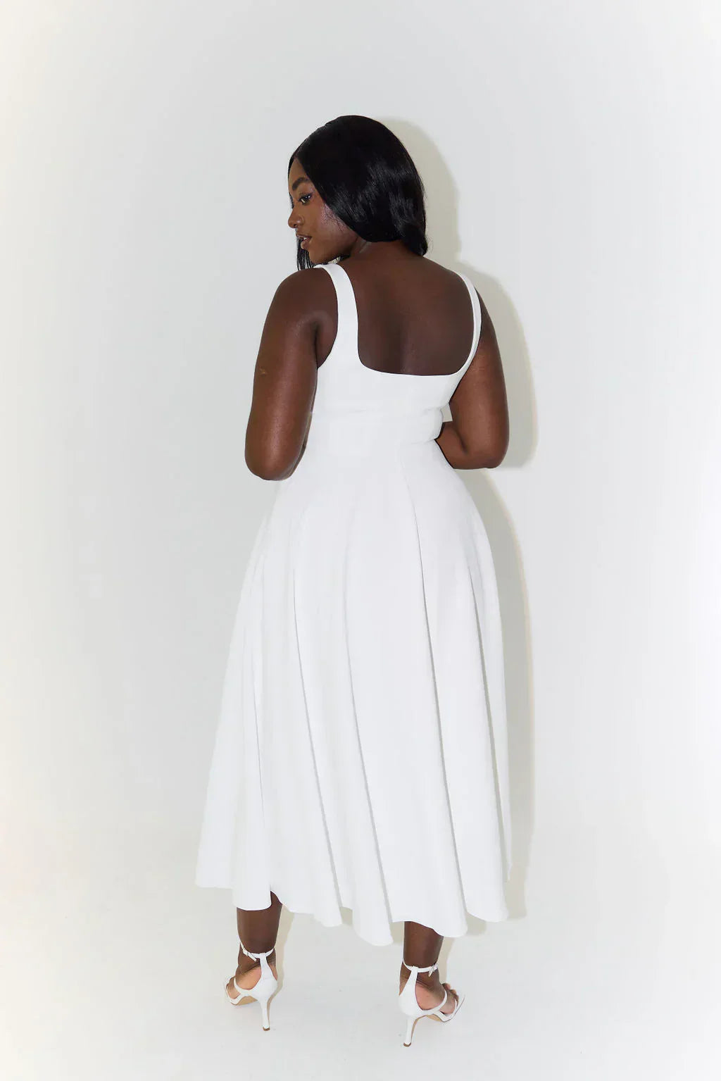 Elegance Midi Dress – De Perfecte Mix van Comfort en Klasse