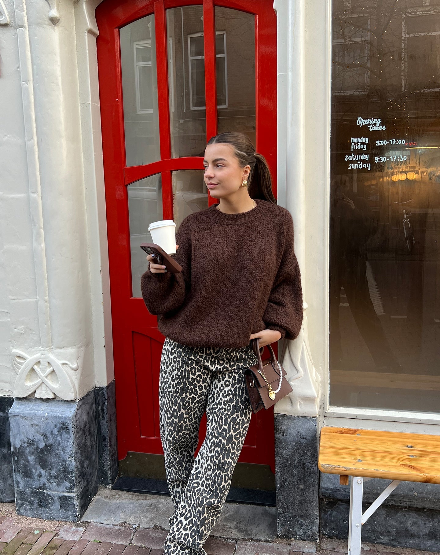 Wild Grey Denim – Urban Chic met een Dierlijke Twist