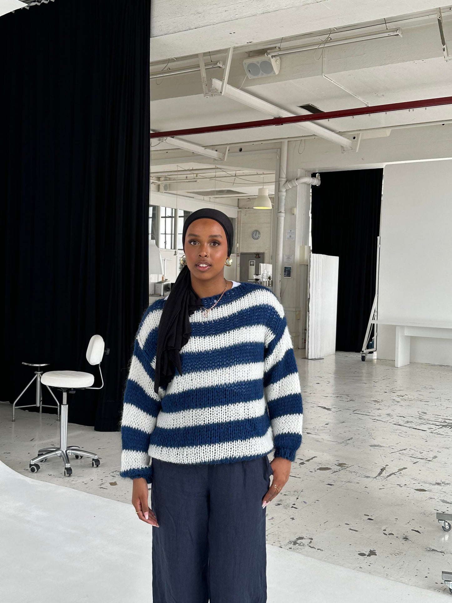 Coastal Stripe Trui – Comfort en Stijl voor Elk Seizoen