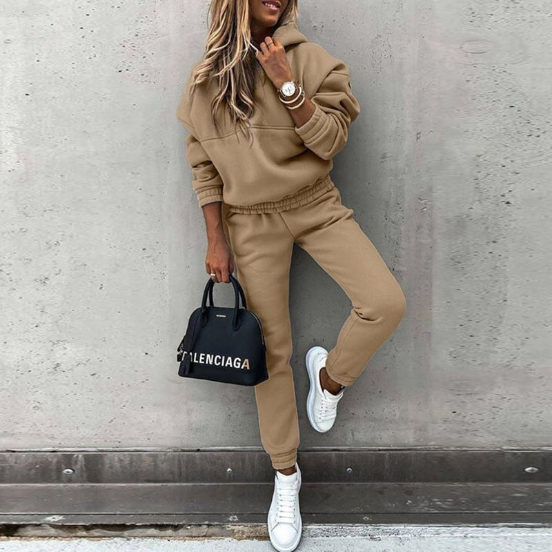 Veloura – Luxe joggingpak met fluweelzachte feel