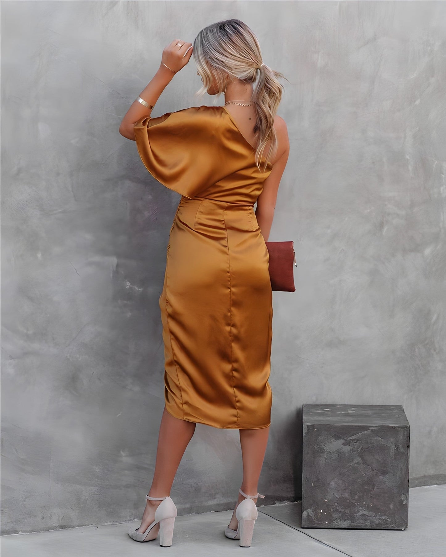 Vivienne - One-Shoulder Elegantie