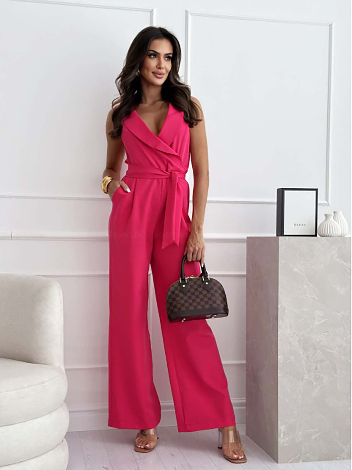 Silhouette Chic – Mouwloze Jumpsuit met Klasse