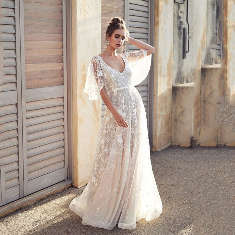 Aurora Bridal Gown – Tijdloze Romantiek in Parelwit