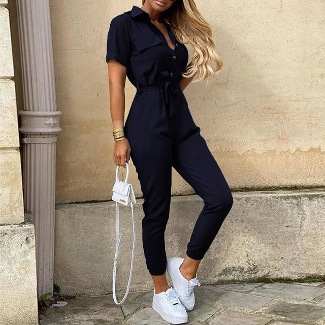 Noir Seduction – Ideaal als de jumpsuit in zwart verkrijgbaar is.