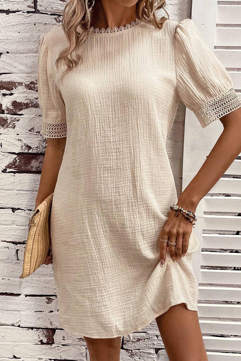 Grace Mini Shift Dress – Speelse Elegantie voor Elke Gelegenheid