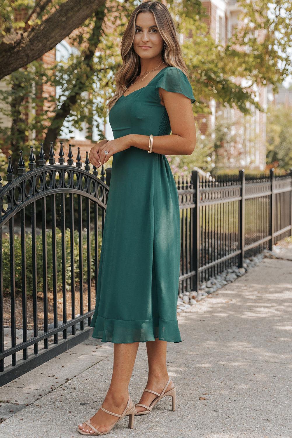 Elegance Midi Dress – Speels & Tijdloos
