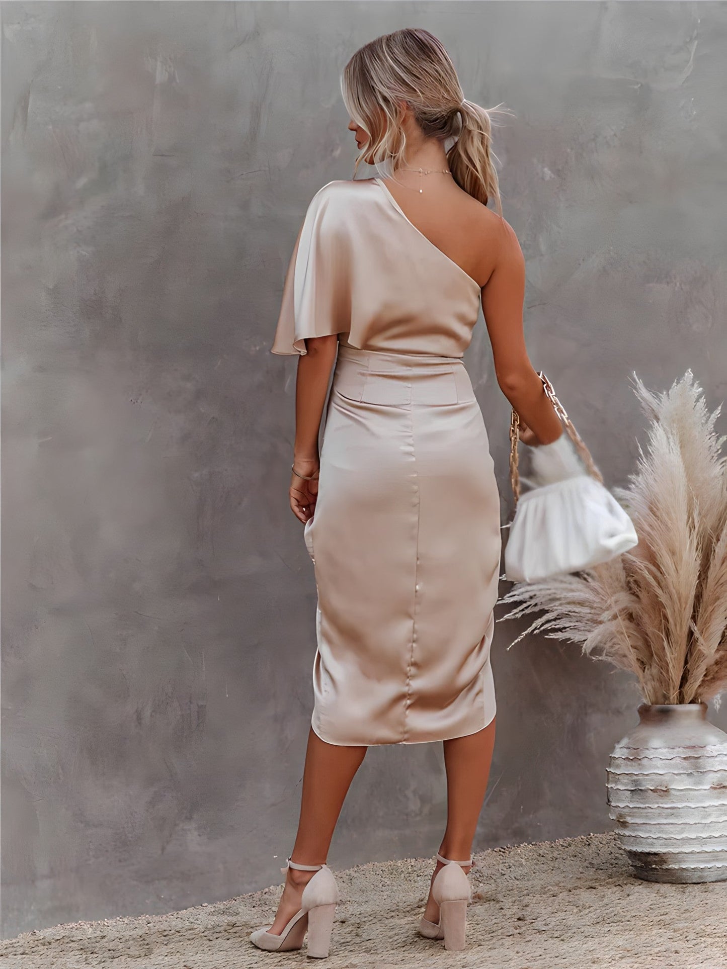 Vivienne - One-Shoulder Elegantie