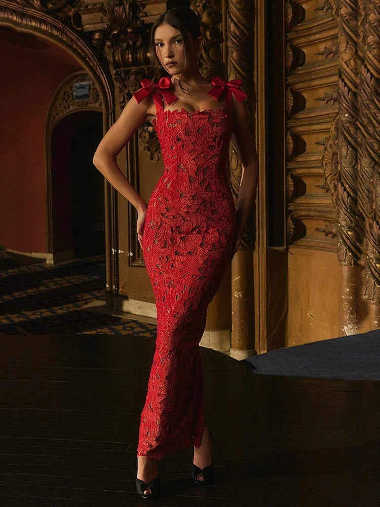 Isabella – Elegante Jurk met Strikdetail en Cut-Outs