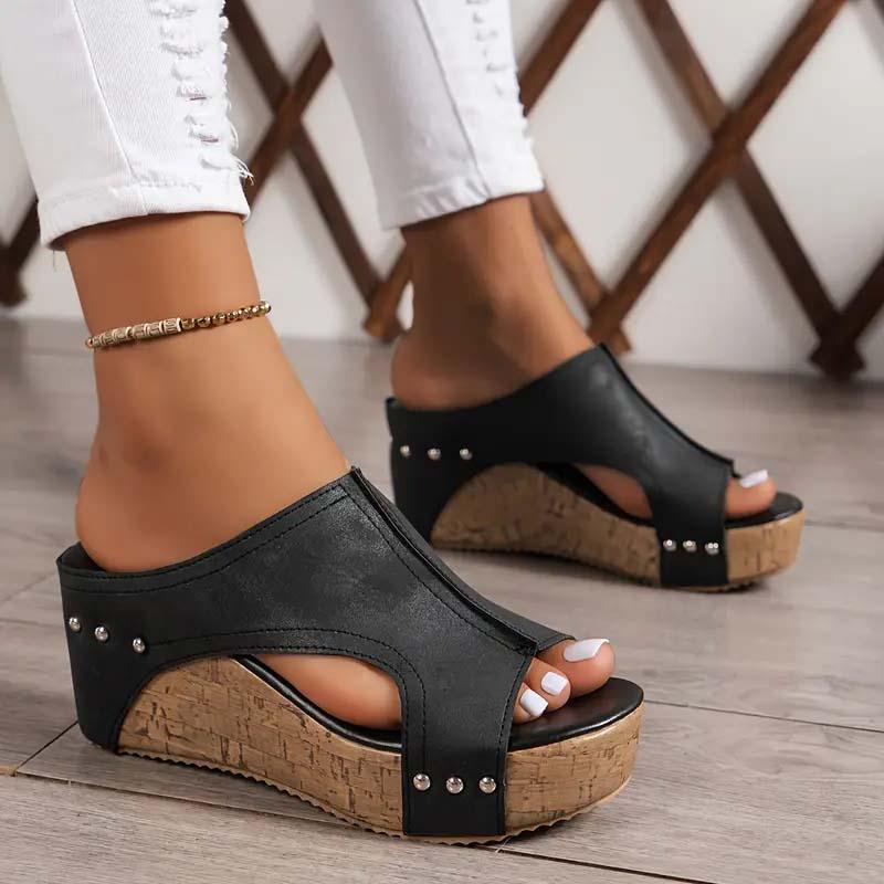 Elevessa – Elegante Wedge Sandals