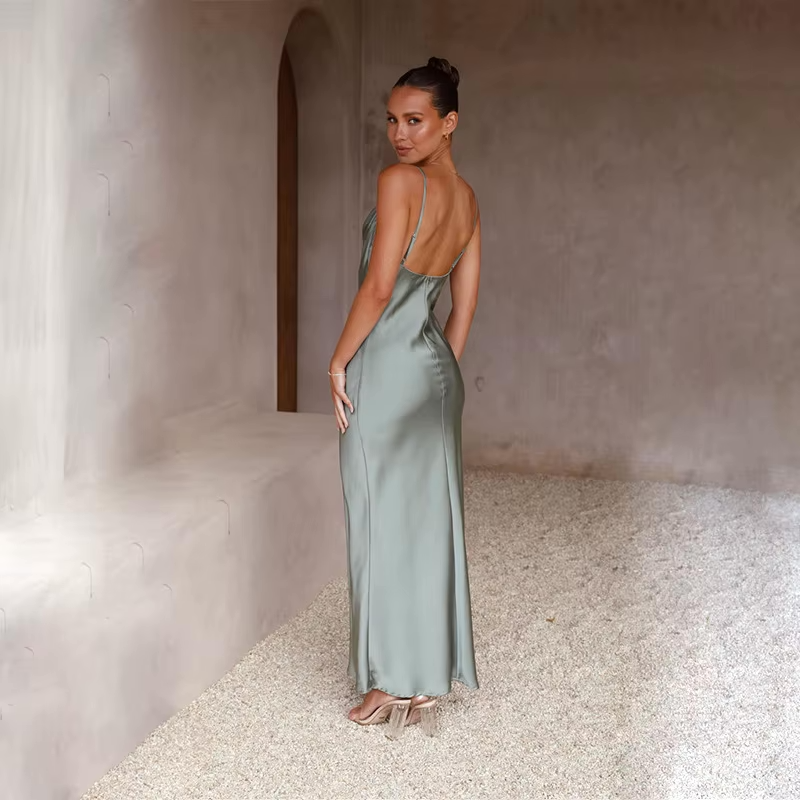 Luna Luxe Satijnen Maxi-Jurk – Stralende Elegantie