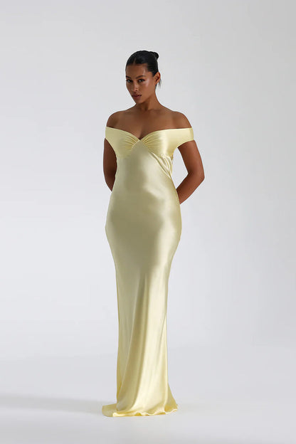 Serena Luxe Off-Shoulder Satijnen Maxi-jurk