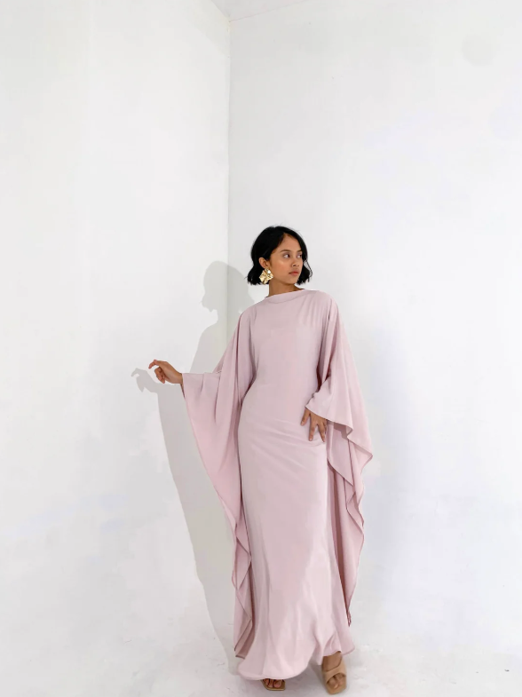 Serena Elegance Maxi Jurk – Luxe Vleermuisstijl voor Elke Speciale Gelegenheid