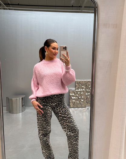 Wild Grey Denim – Urban Chic met een Dierlijke Twist