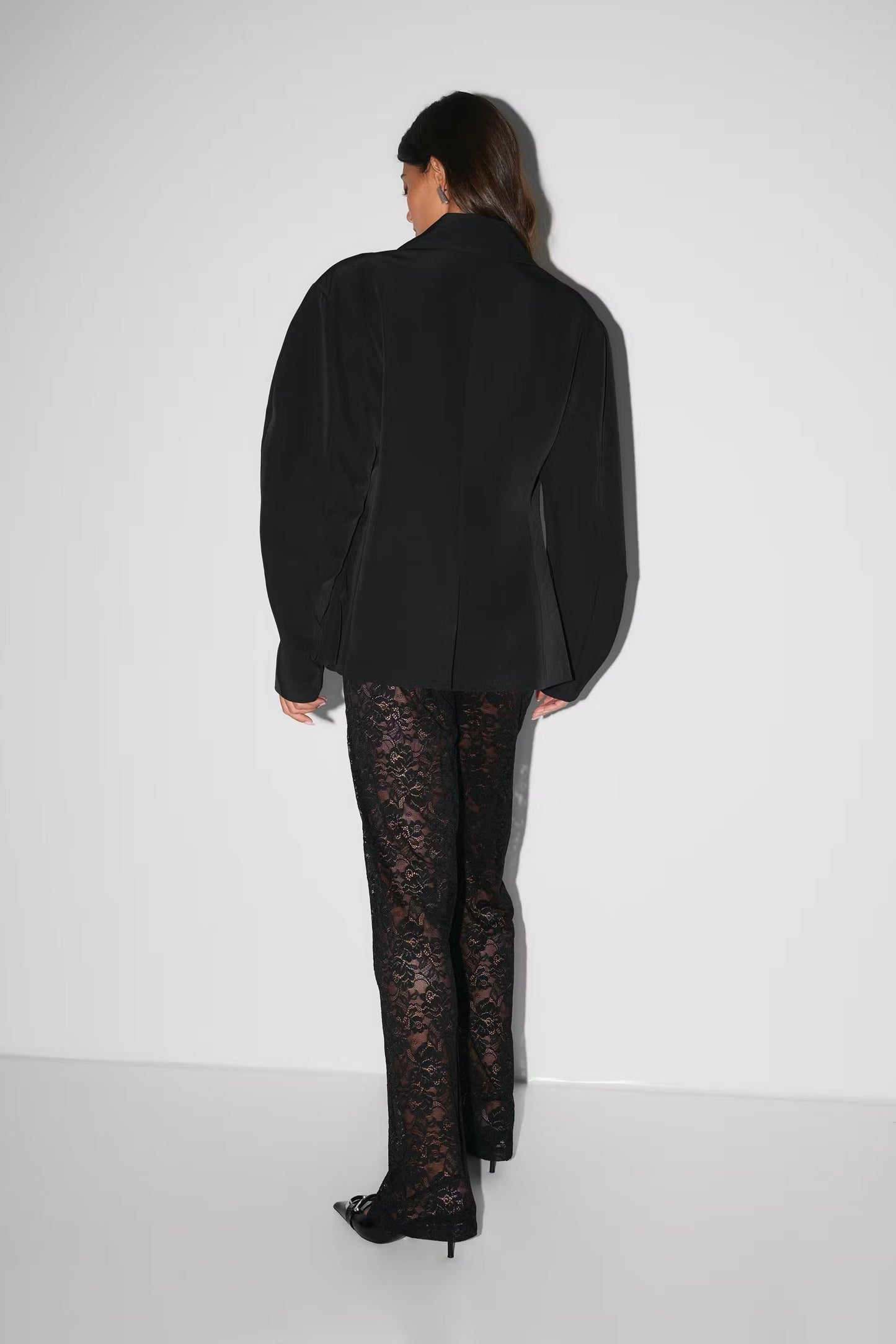 Aurora Lace Flare Pants – Tijdloze Elegantie van Modara