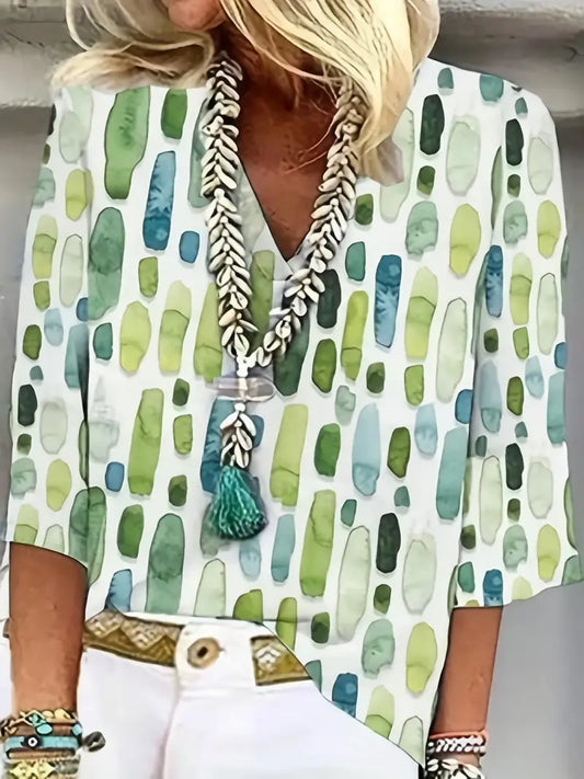 Mira – Elegante Blouse met Grafisch Patroon en V-hals