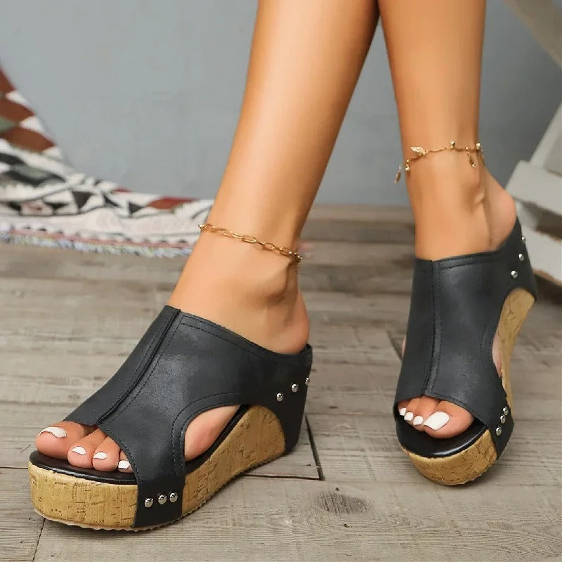 Elevessa – Elegante Wedge Sandals