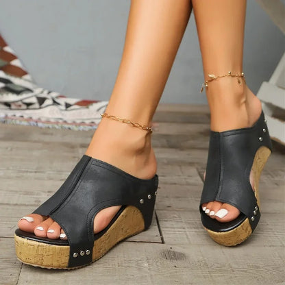 Elevessa – Elegante Wedge Sandals