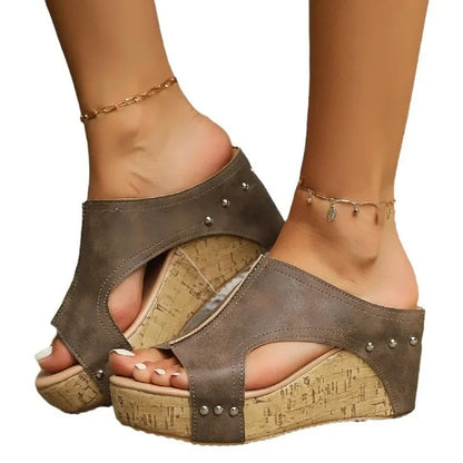 Elevessa – Elegante Wedge Sandals
